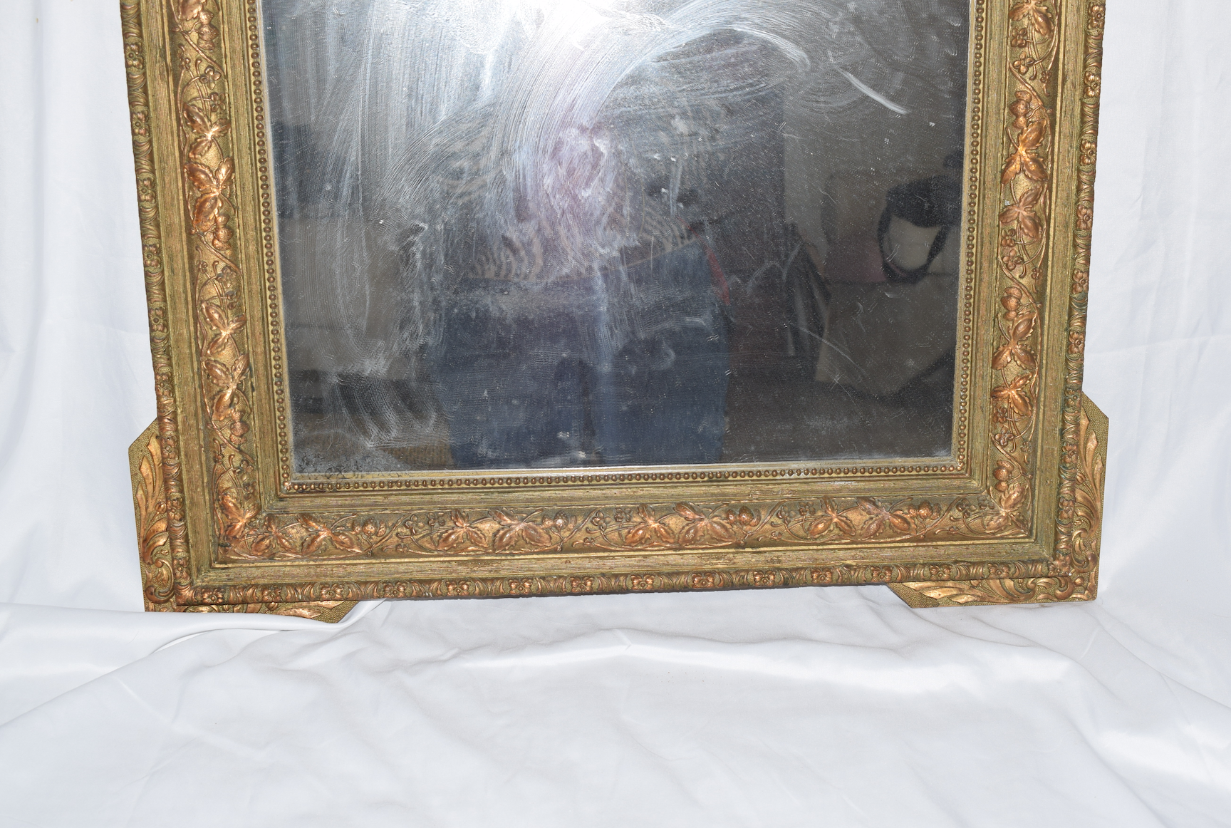 A FRENCH NAPOLEON III GILT GOLD STUCCOED MIRROR - Image 5