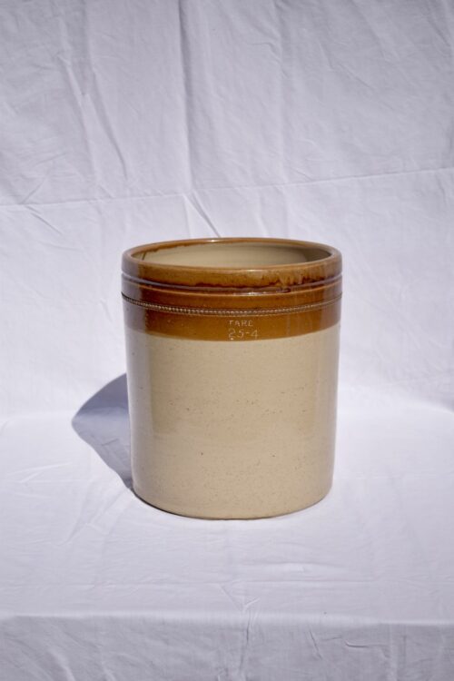 A LARGE ENGLISH TREACLE COLOUR STONEWARE POT