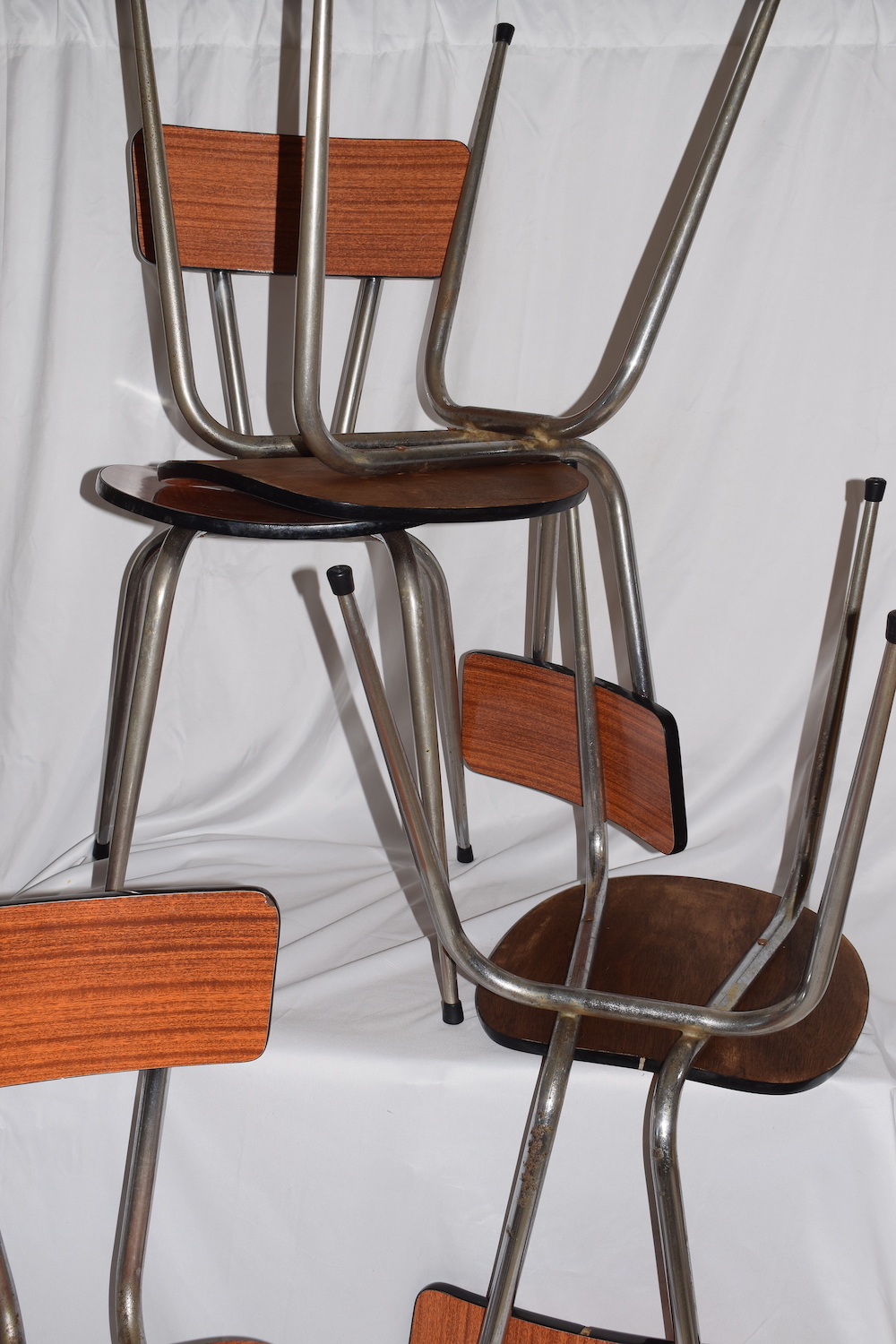 A SET OF FRENCH 1960s FORMICA RESPOAL KITCHEN CHAIRS - Image 3