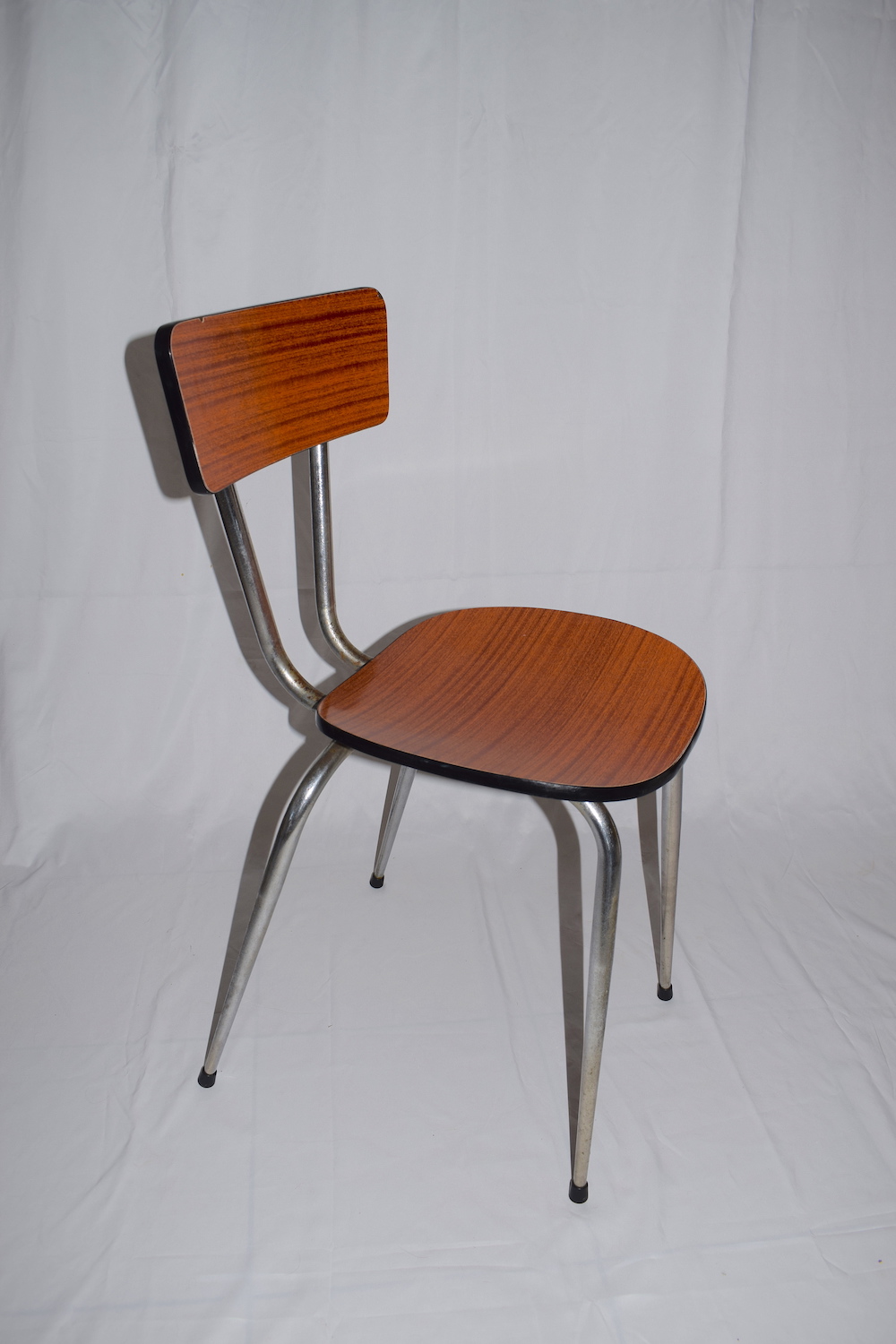 A SET OF FRENCH 1960s FORMICA RESPOAL KITCHEN CHAIRS - Image 5