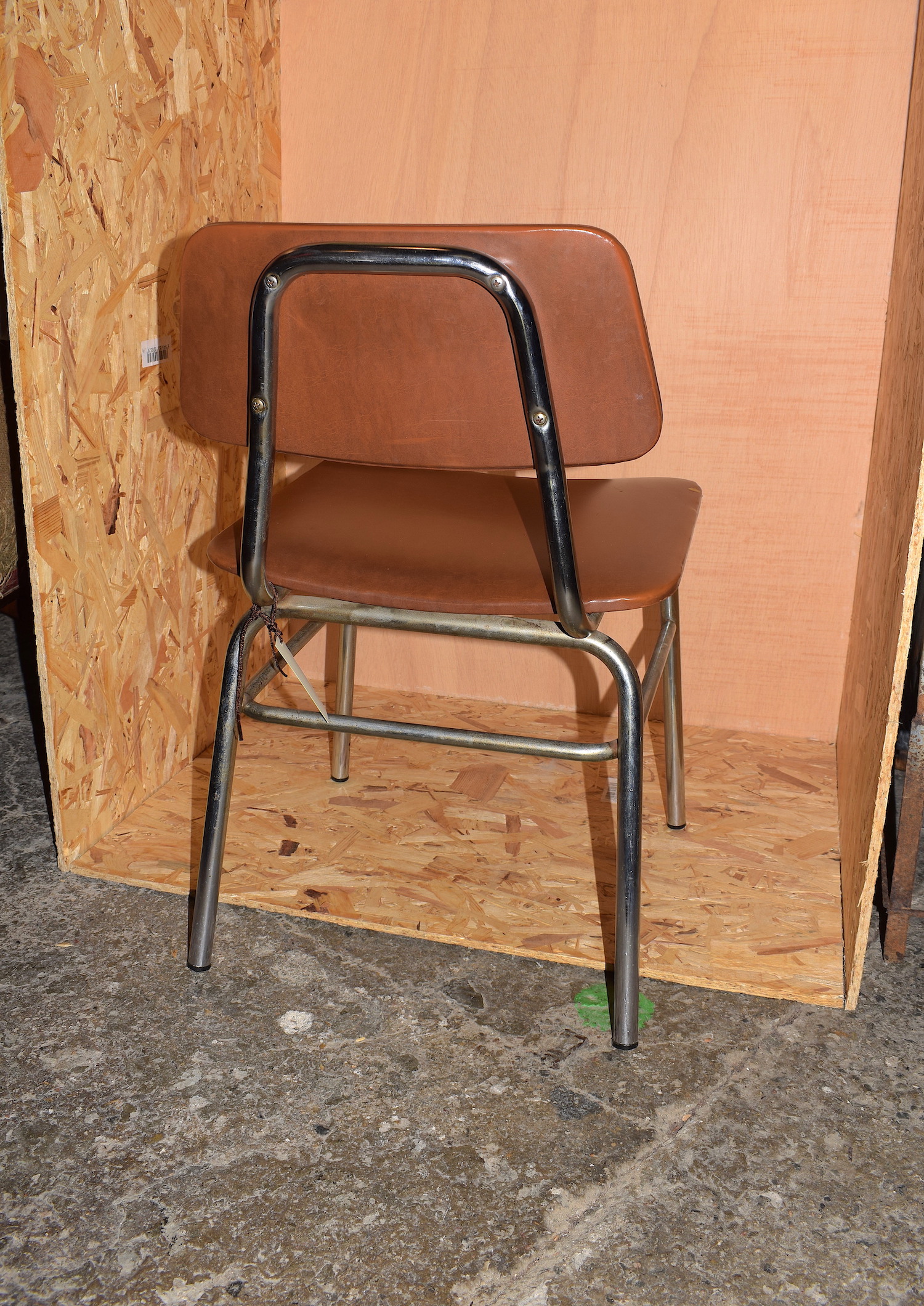 MID-CENTURY INDUSTRIAL CHROME & BROWN VINYL CHAIR, CIRCA 1960s - Image 6