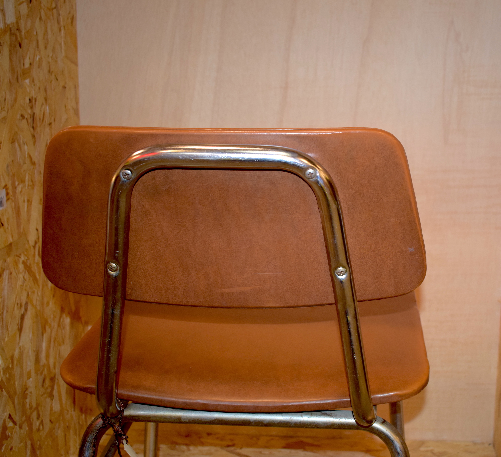 MID-CENTURY INDUSTRIAL CHROME & BROWN VINYL CHAIR, CIRCA 1960s - Image 7