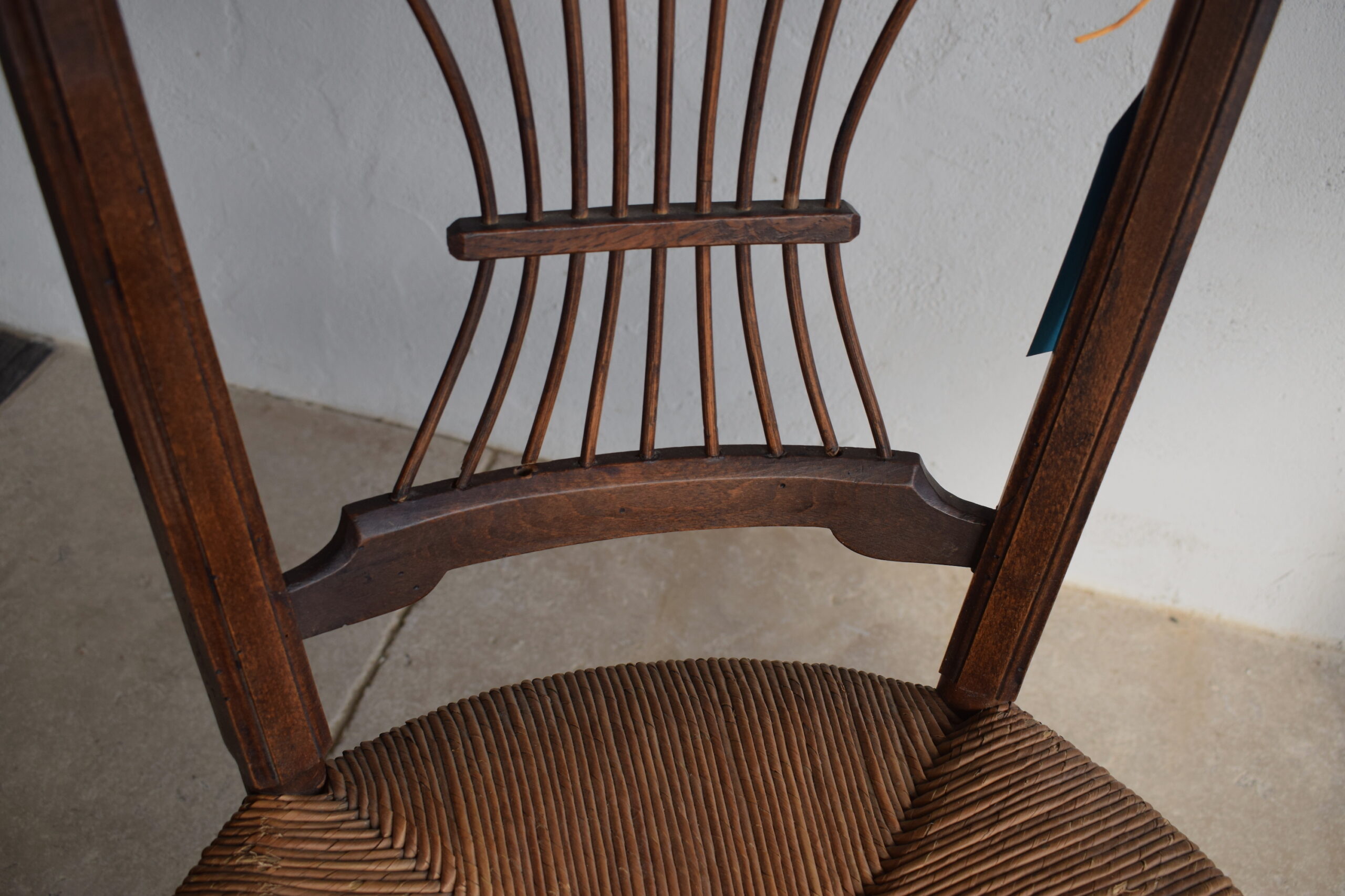 A PAIR OF 1930s FRENCH DINING CHAIRS WITH RUSH SITTING - Image 9