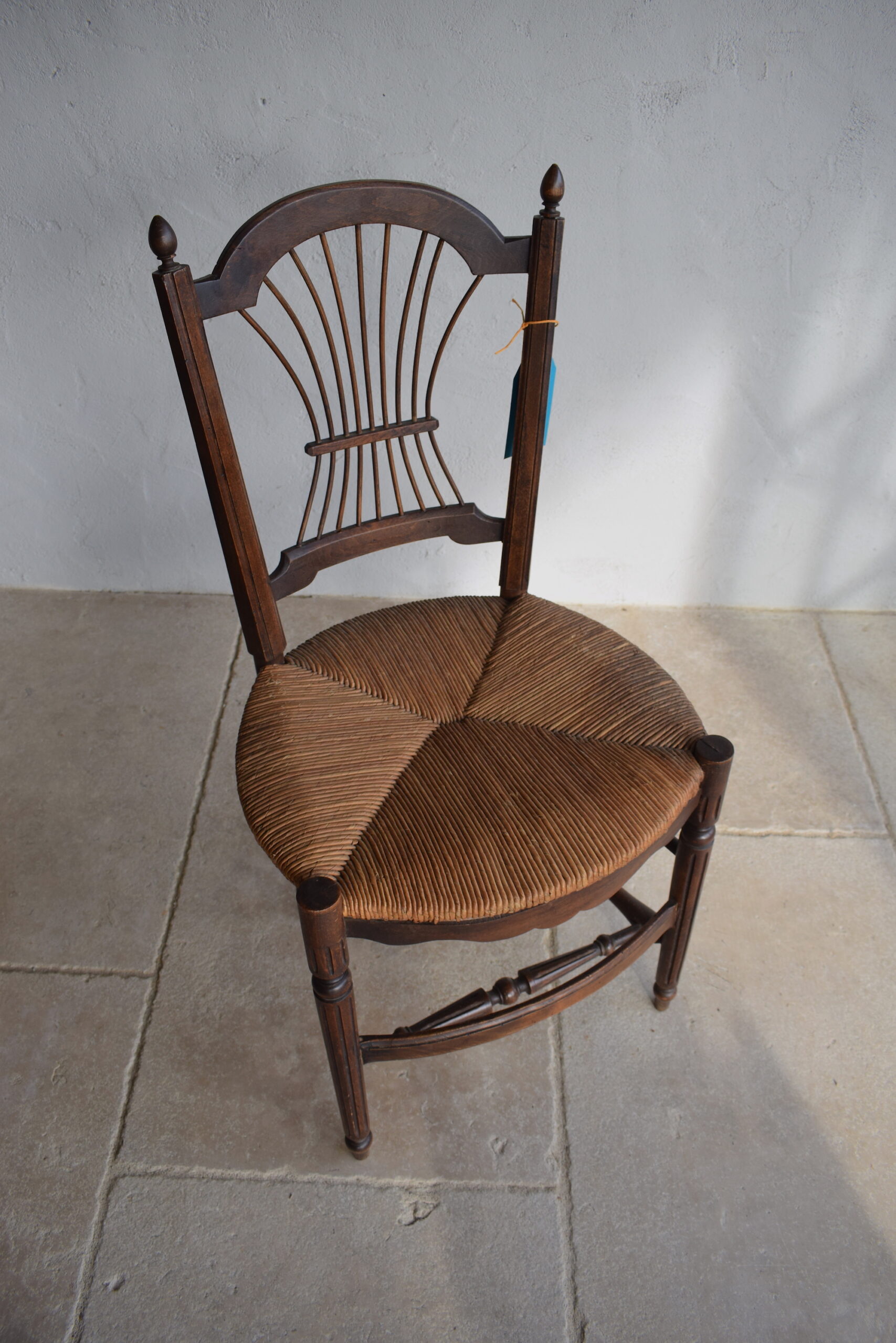 A PAIR OF 1930s FRENCH DINING CHAIRS WITH RUSH SITTING - Image 10