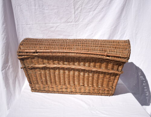 LARGE 19TH CENTURY FRENCH WICKER BASKET WITH LID