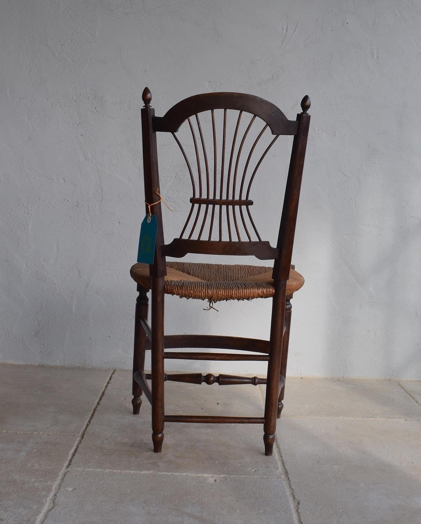 A PAIR OF 1930s FRENCH DINING CHAIRS WITH RUSH SITTING - Image 14